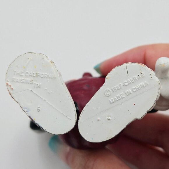 Vintage 1987 California Raisins Figurines Orange Sunglasses and Shoes Guitar Pla - Picture 11 of 16